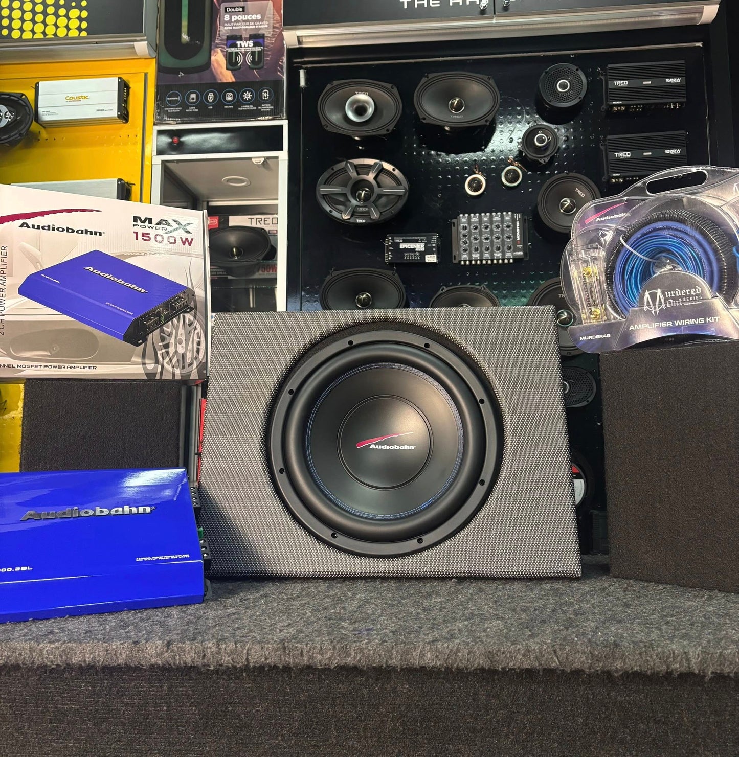 PAQUETE DE SUBWOOFER CON AMPLIFICADOR/AUDIOBAHN/300126/RZ