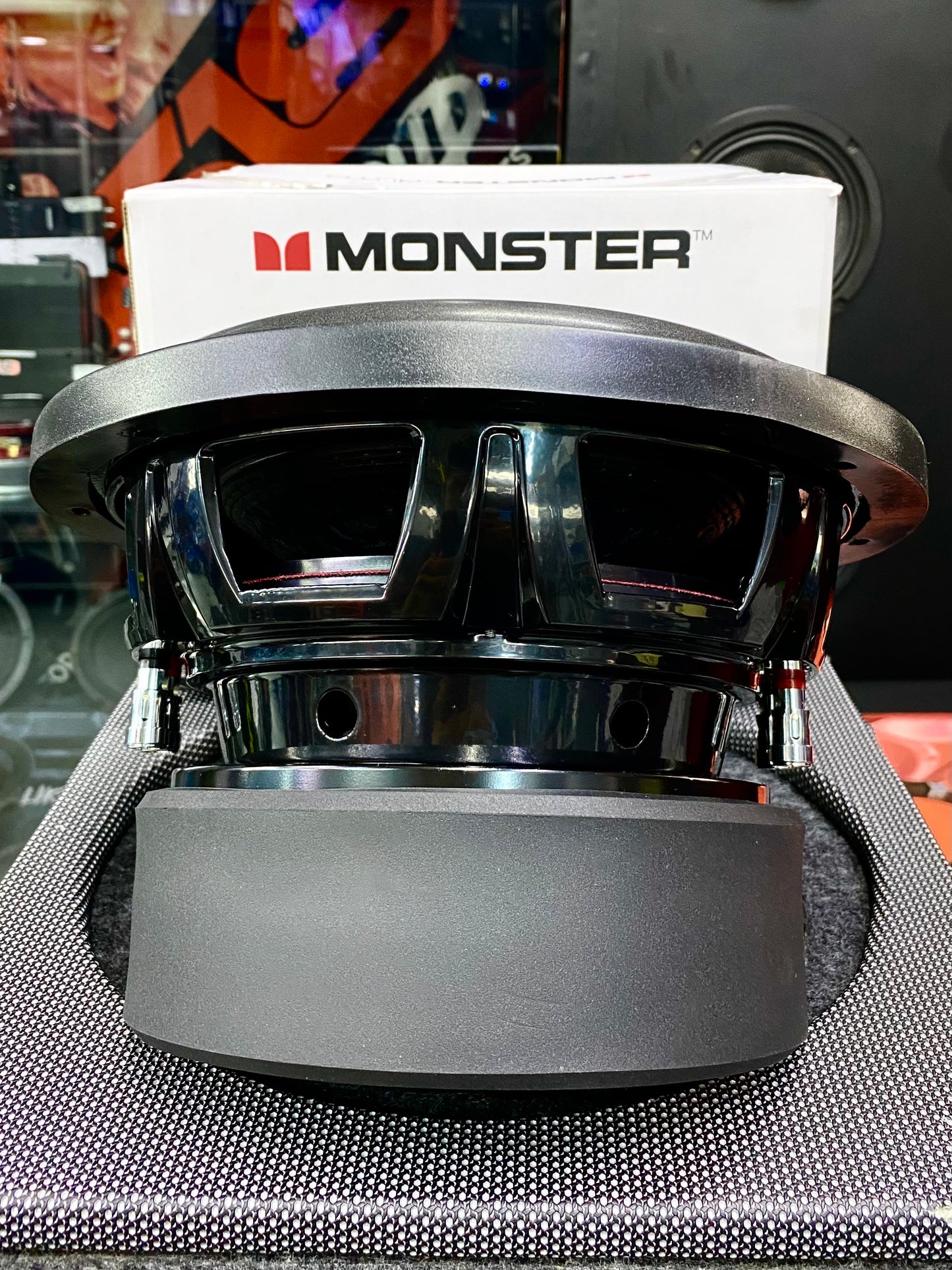 PARA EXPERTOS DEL PRO AUDIO / MONSTER / DS18 / 250526 / DCA