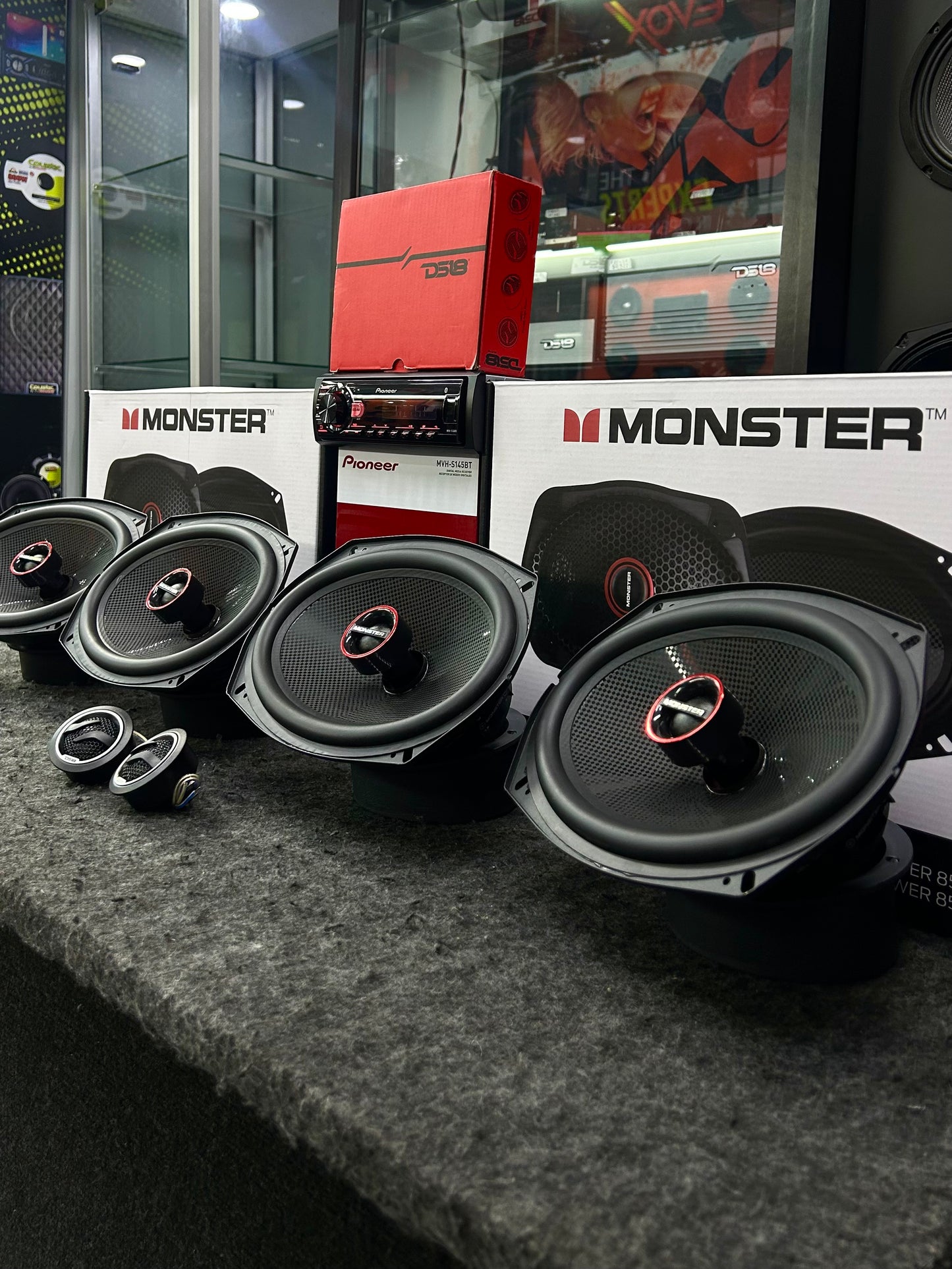 FESTEJA DE MANERA MONSTRUOSA / MONSTER / DS18 / PIONEER / 030726 / JCP