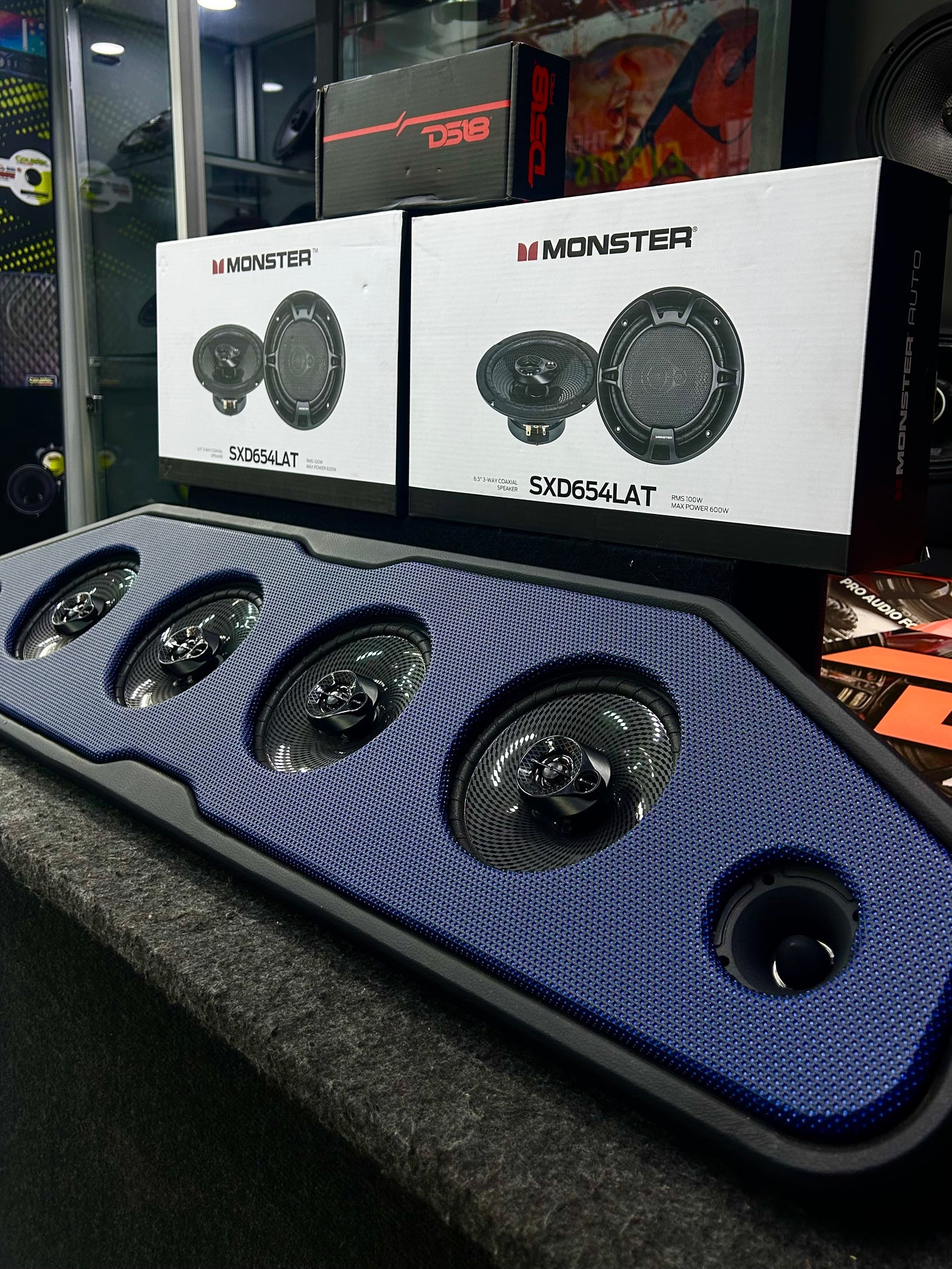 LA POTENCIA Y LA ELEGANCIA SI COMBINAN / DS18 / MONSTER / 230726 / JCP