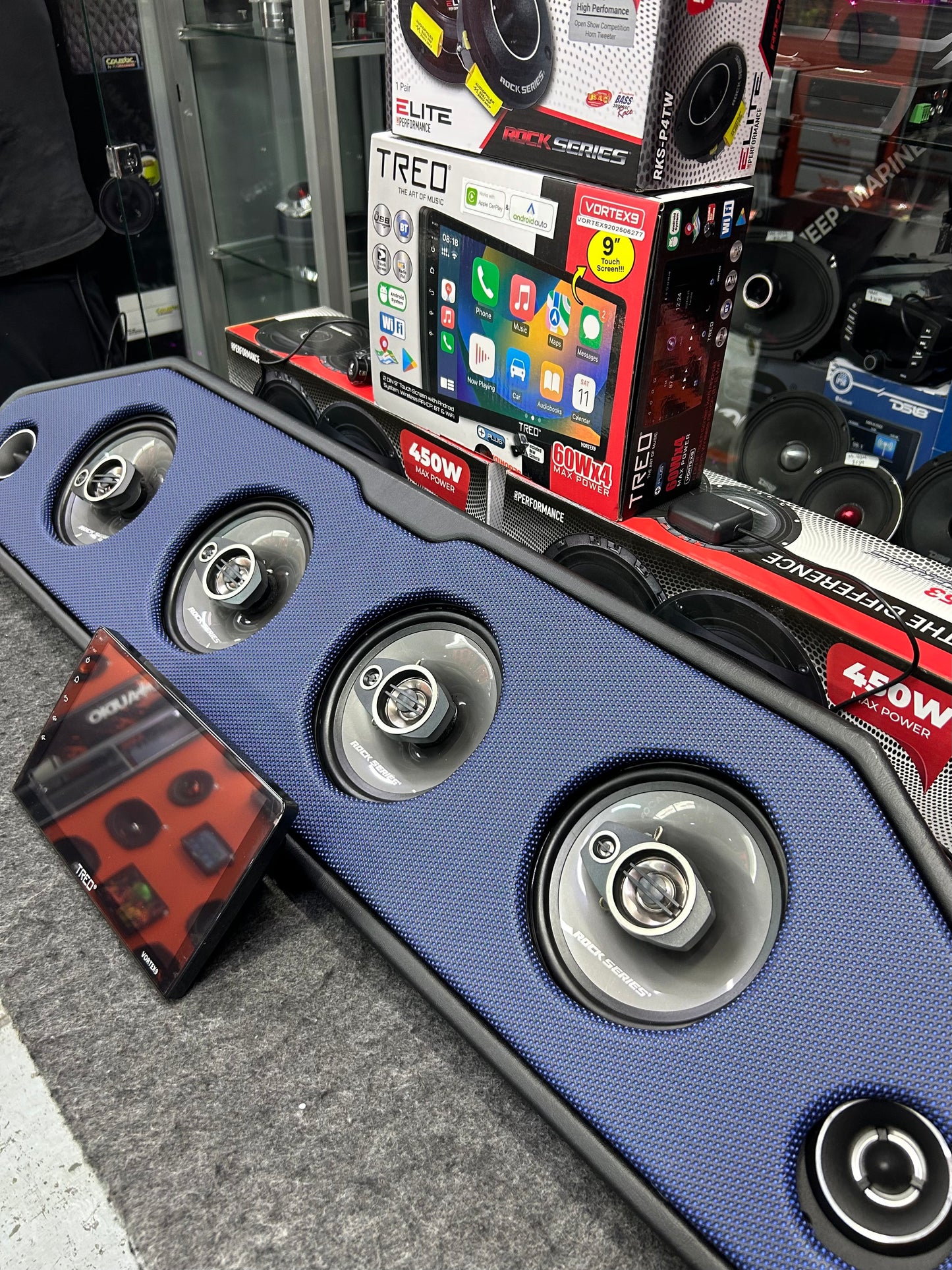 SIENTE LA MUSICA EN TU VEHÍCULO CON ESTA INCREÍBLE PANTALLA Y BOCINAS / ROCK SERIES / TREO / 030326 / HAR