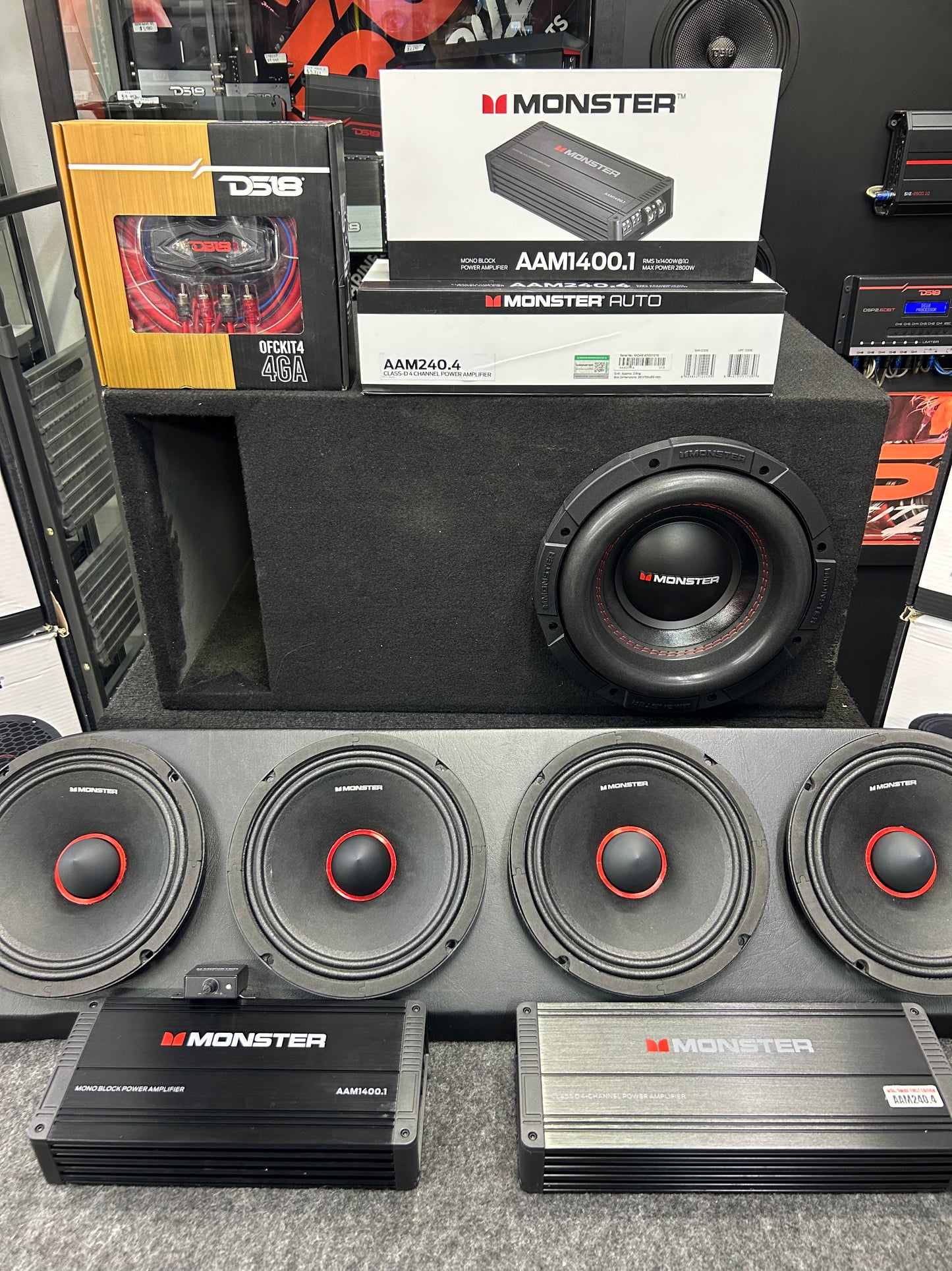 ADQUIERE ESTE MONSTRUO UN EQUIPO COMPLETO DE AUDIO / MONSTER / DS18 / 040326 / HAR