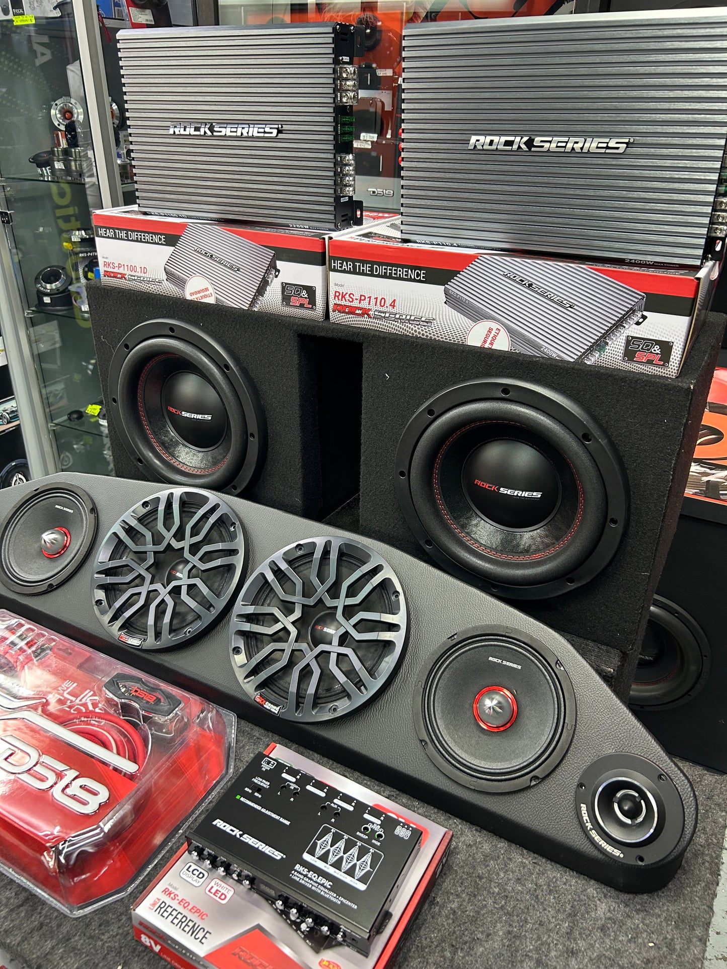 PAQUETE COMPLETO DE AUDIO DOBLE SUBWOOFER 10", MEDIOS RANGOS Y AMPLIFICADORES / ROCK SERIES / DS18 / 120326 / HAR