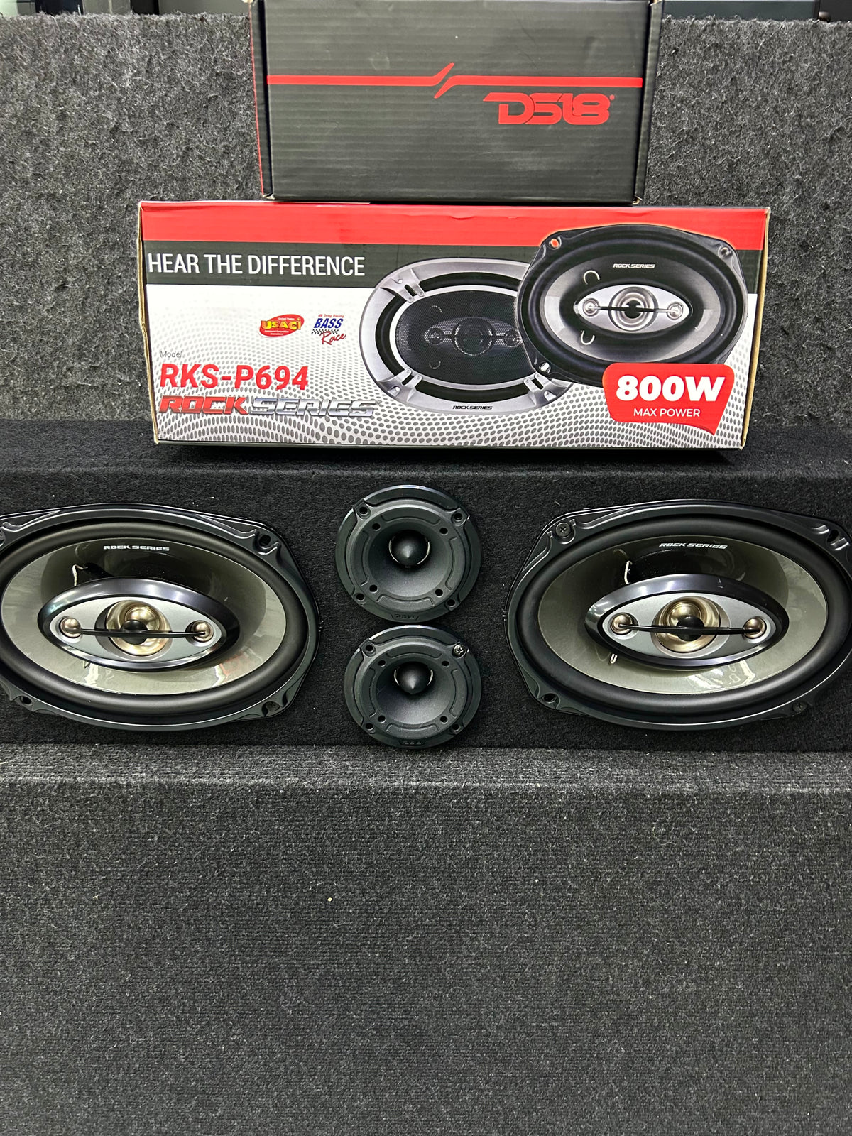 SUBE EL VOLUMEN GASTANDO POCO / DS18 / ROCK SERIES / 030926 / JCP