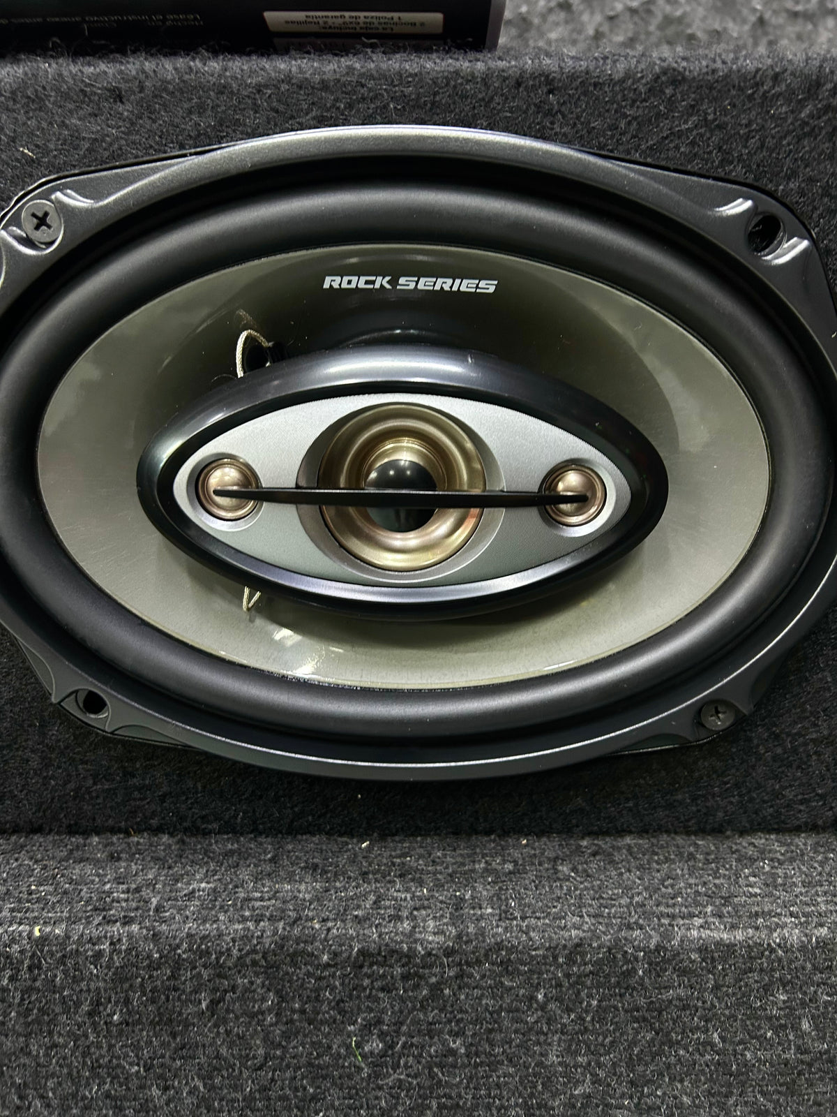 SUBE EL VOLUMEN GASTANDO POCO / DS18 / ROCK SERIES / 030926 / JCP