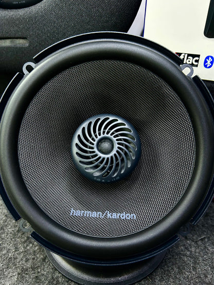 MEDIOS CLAROS AGUDOS BRILLANTES Y BAJOS CONSISTENTES / HARMAN KARDON / ALPINE / 191026 / JCP