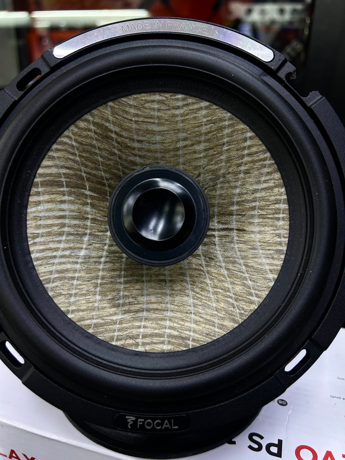 LA ELEGANCIA DEL LINO TRANSFORMADA EN SONIDO / FOCAL / 211026 / JCP