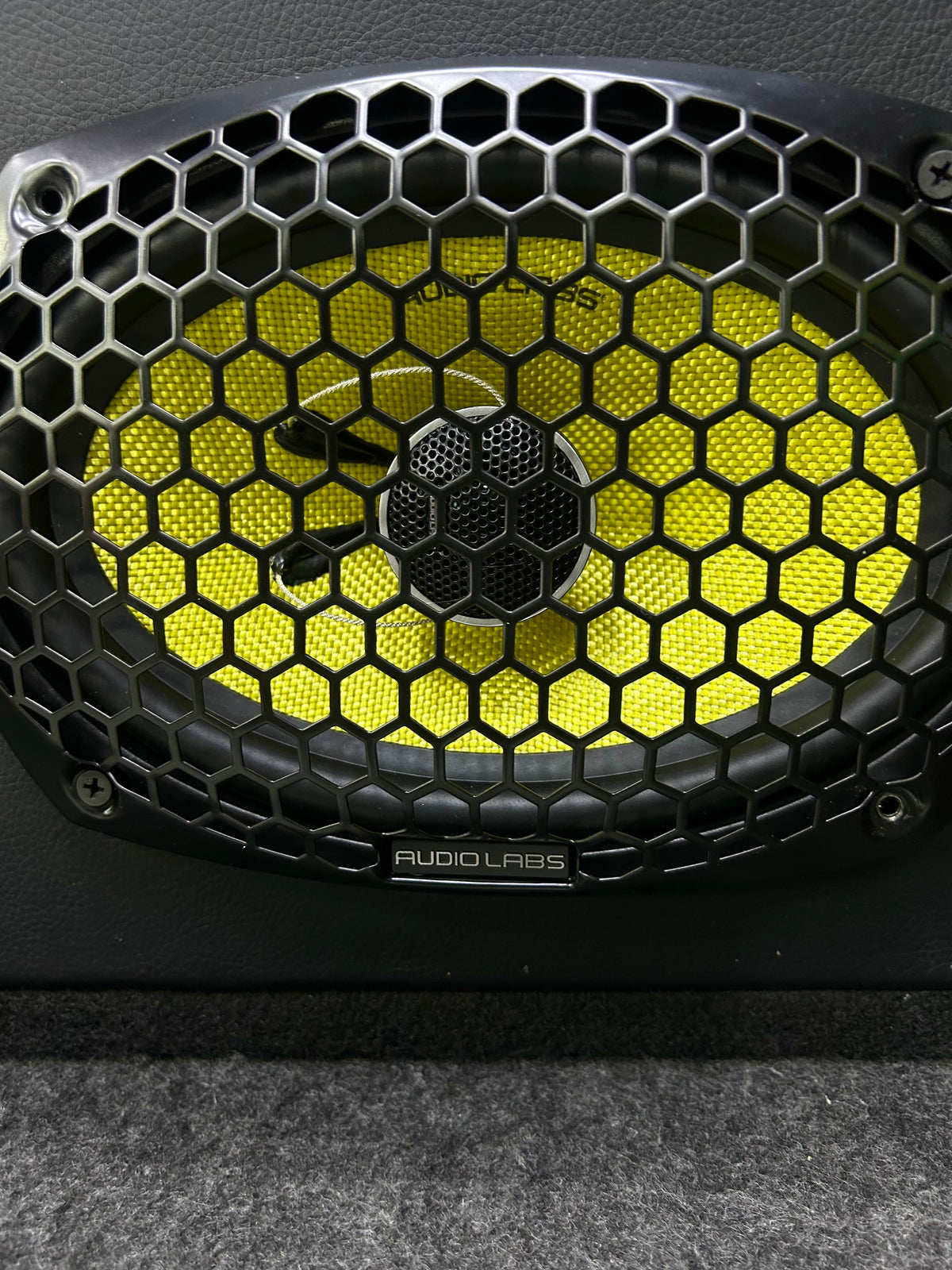 PRIMERIZO EN CAR AUDIO / AUDIOLABS / 221026 / JCP