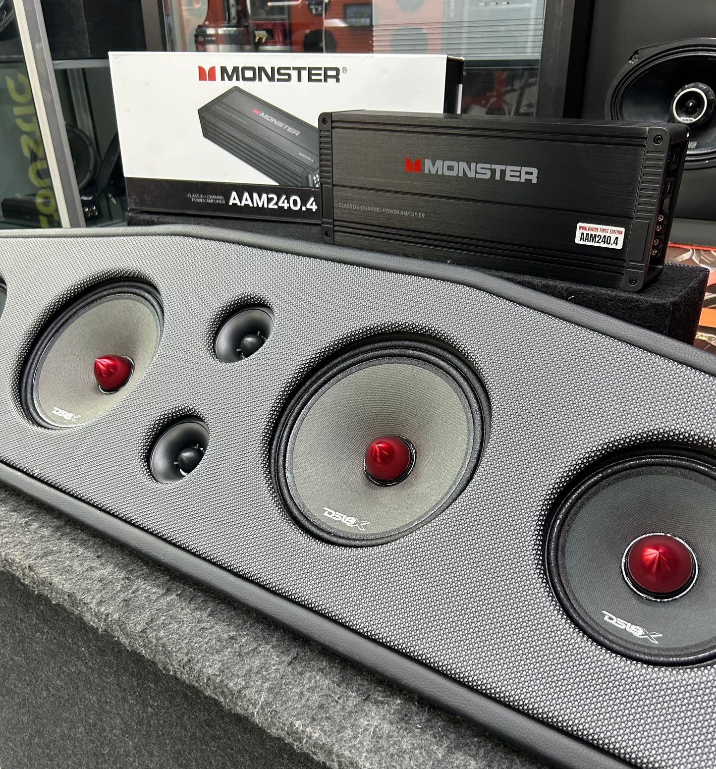 QUE TU AUDIO NO PASE DESAPERCIBIDO SUENA CON GRAN POTENCIA / DS18 / MONSTER / 310726 / HAR