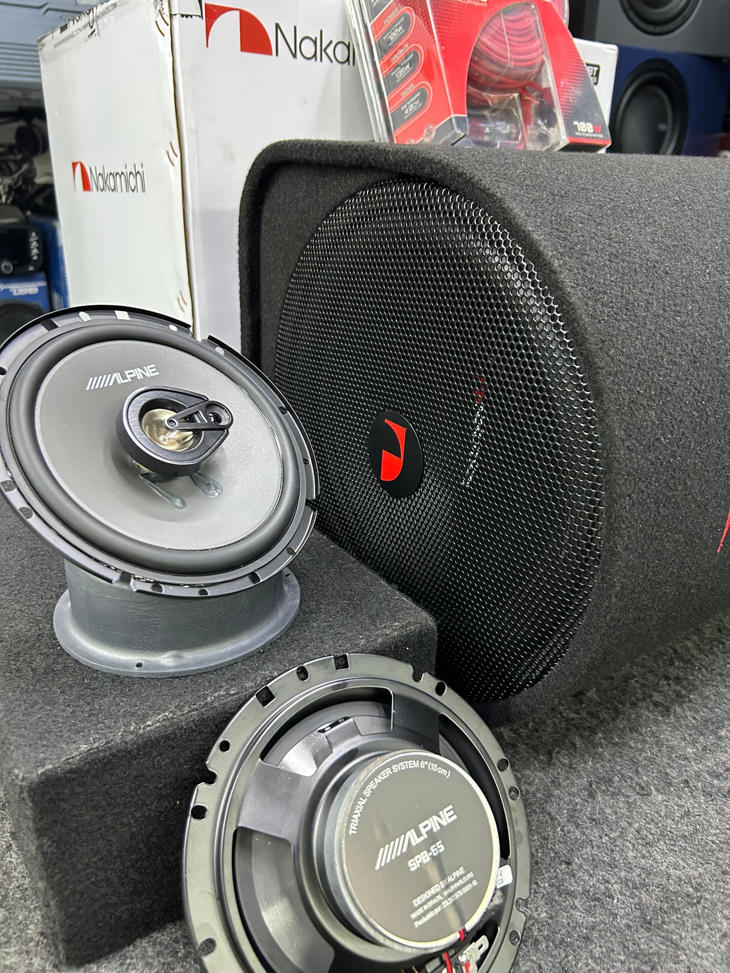 ACTUALIZA TU SISTEMA DE AUDIO Y VIVE LA MÚSICA / ALPINE / NAKAMICHI / 130826 / HAR