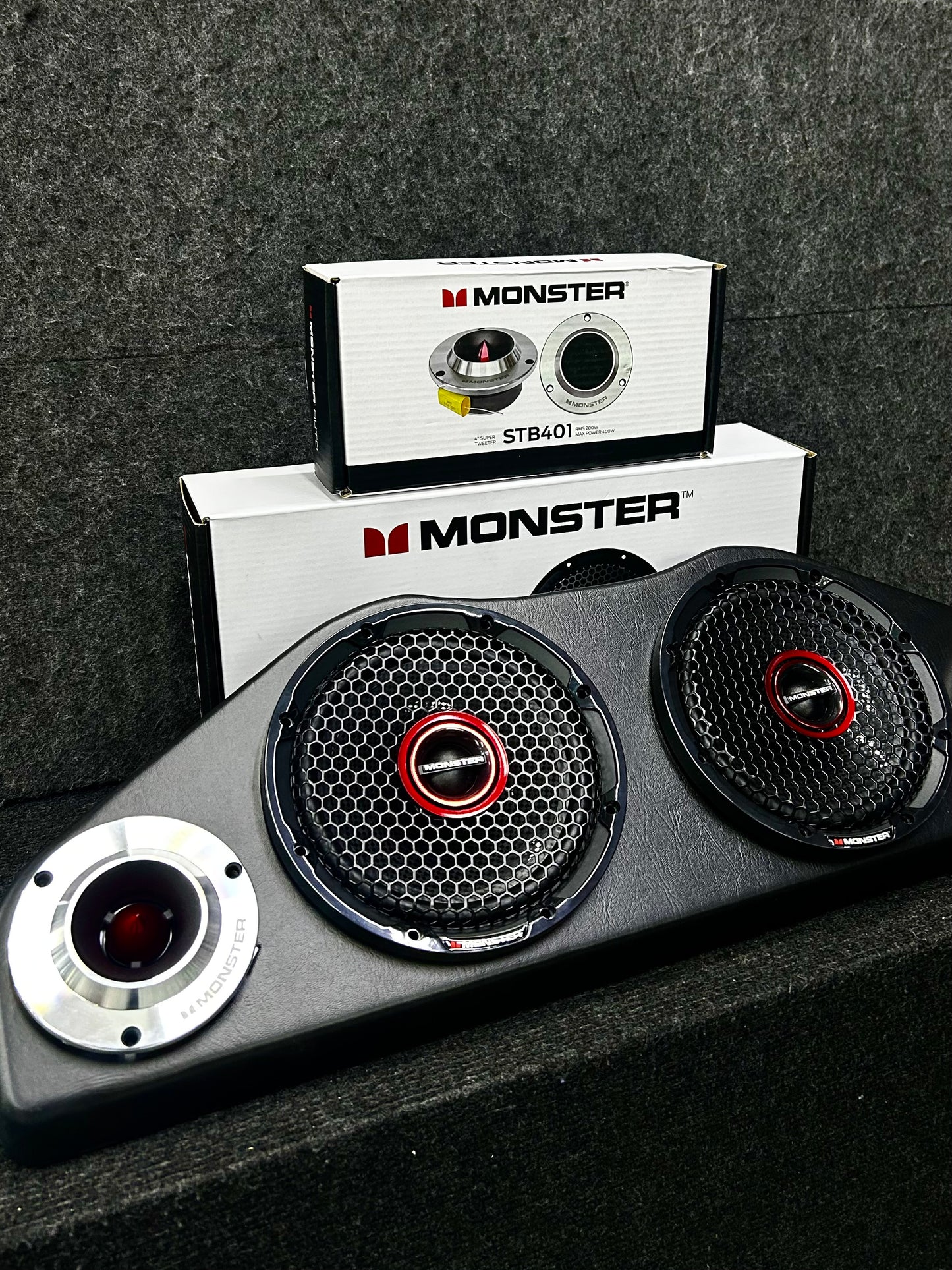 DALE UN PLUS AL AUDIO DE TU VEHÍCULO / MONSTER / 130726 / VDR