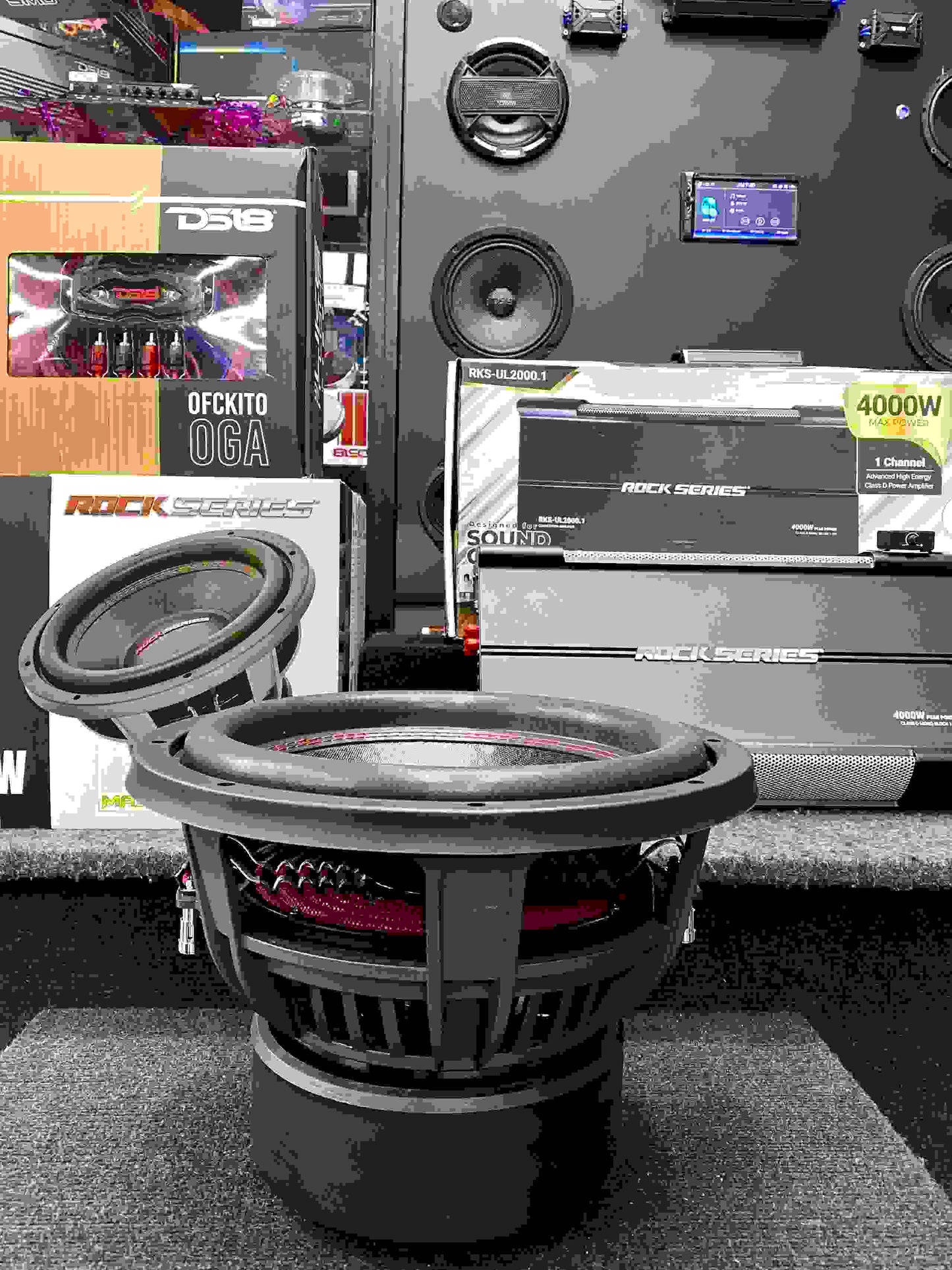 BUSCABAS UN BAJEO QUE HAGA EXPLOTAR POR COMPLETO TU VEHICULO / ROCK SERIES / DS18 / 270226 / VDR