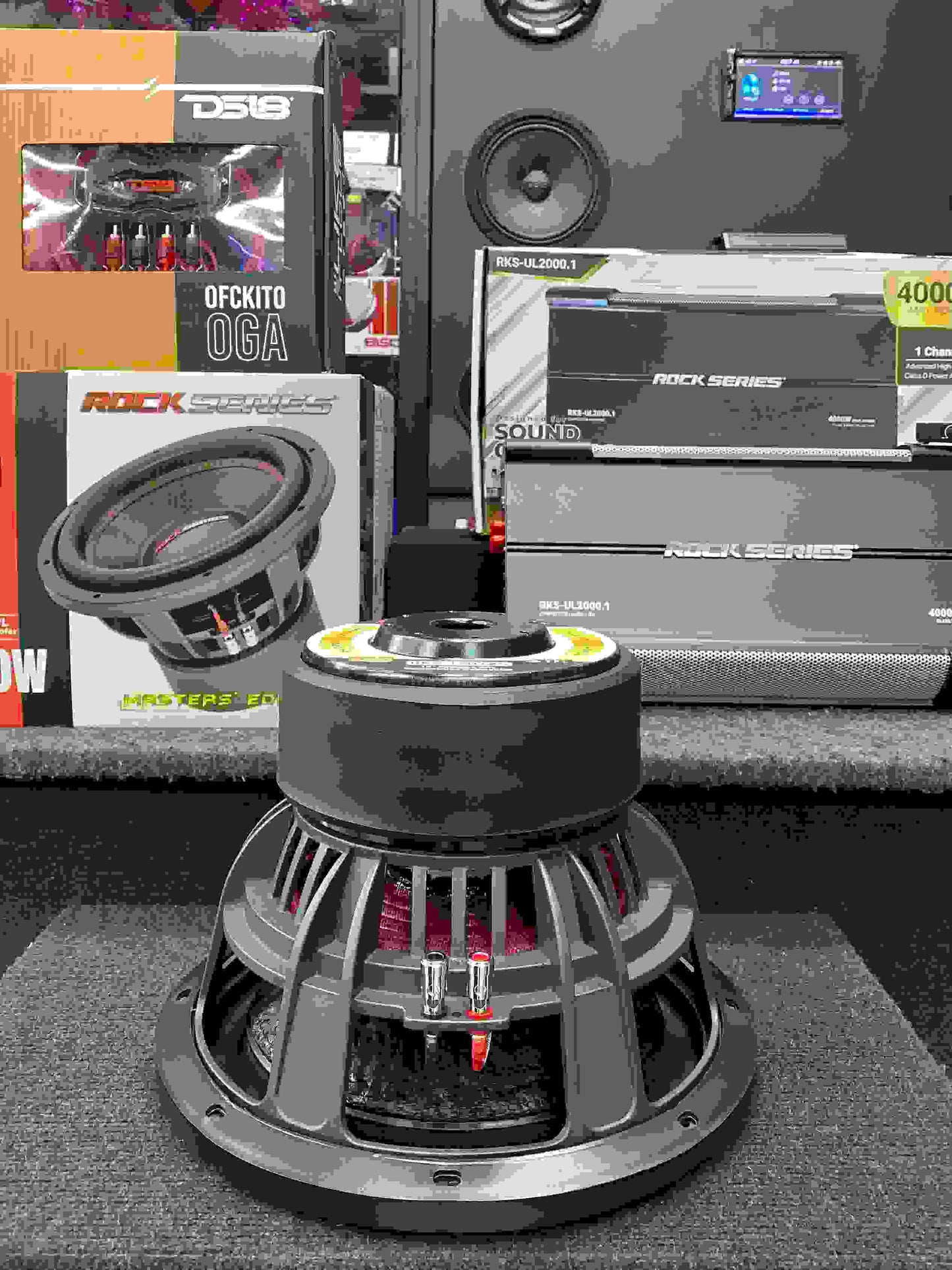 BUSCABAS UN BAJEO QUE HAGA EXPLOTAR POR COMPLETO TU VEHICULO / ROCK SERIES / DS18 / 270226 / VDR