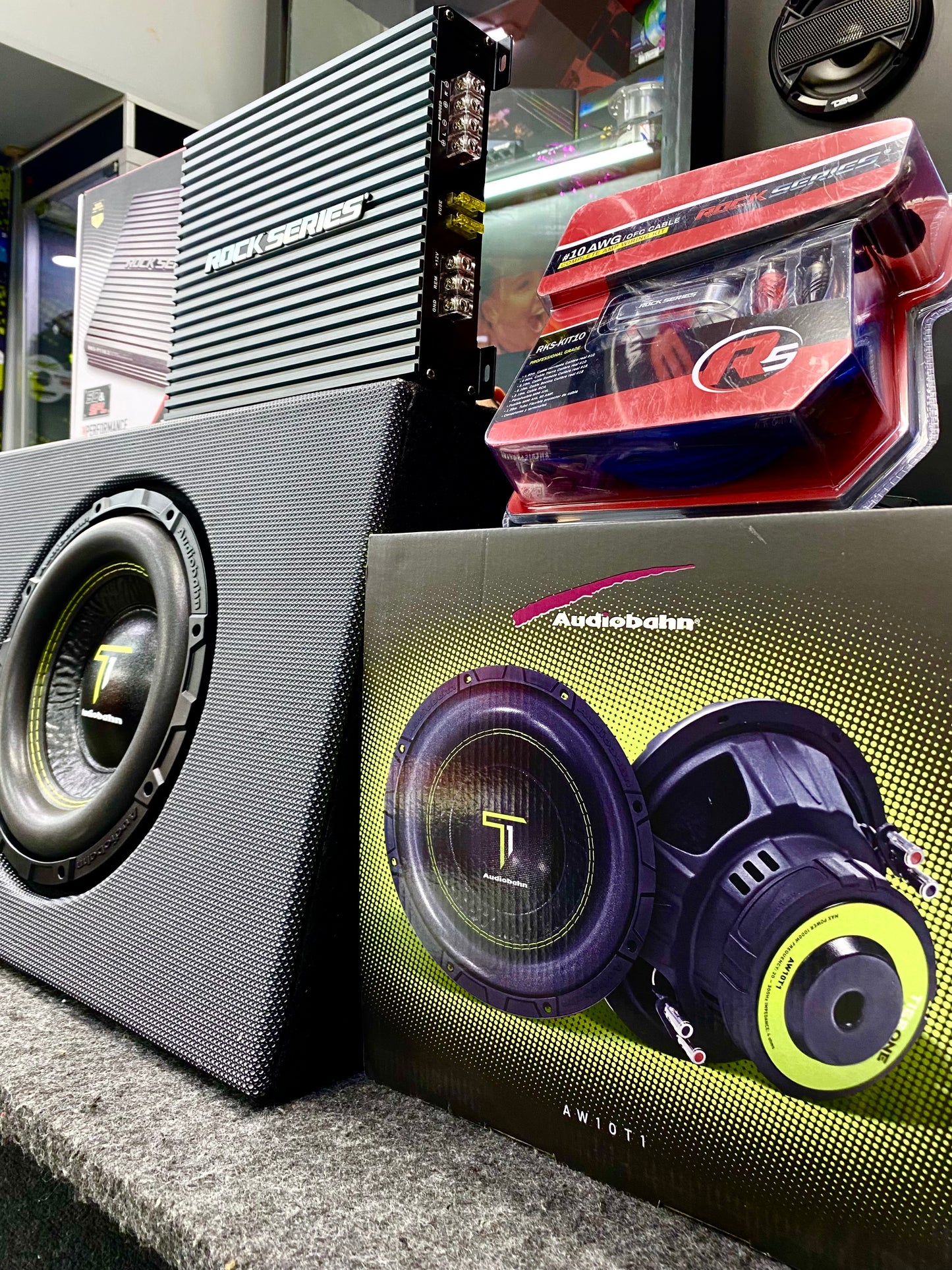 BAJEO EN ESPACIOS REDUCIDOS / AUDIOBAHN / ROCK SERIES / 240226 / DCA