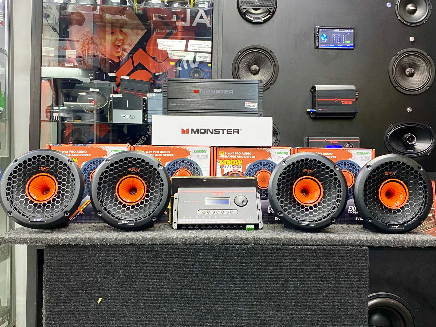 LLEVA LA POTENCIA Y CALIDAD DE TU AUDIO AL PRIMER NIVEL  / EVOX / MONSTER / DS18 / 130326 / DCA