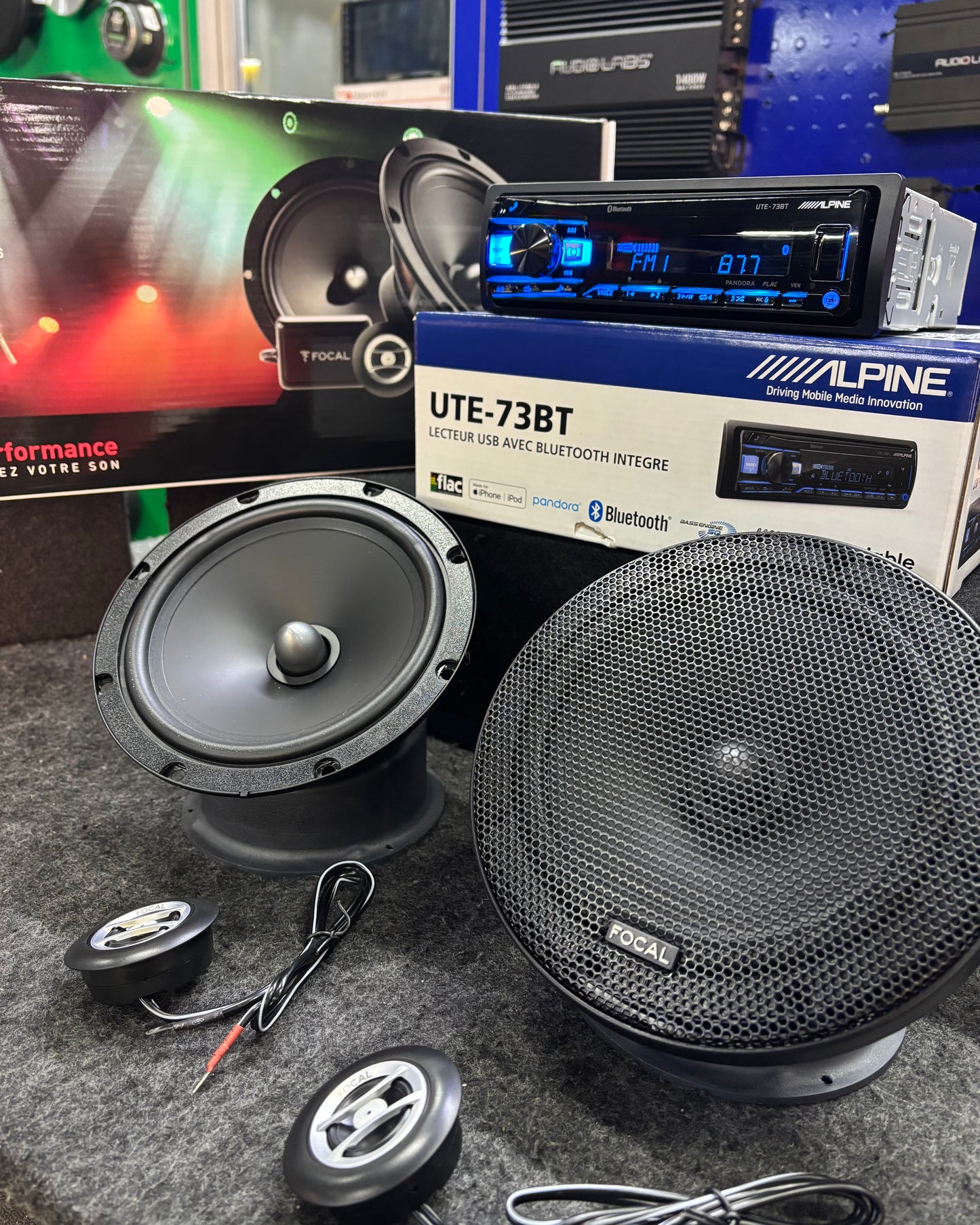 PAQUETE DE ESTEREO CON SET DE MEDIOS/ALPINE/FOCAL/26/01/26/RZ