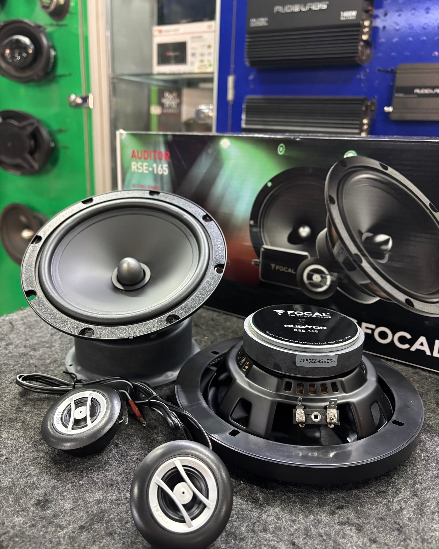 PAQUETE DE ESTEREO CON SET DE MEDIOS/ALPINE/FOCAL/26/01/26/RZ