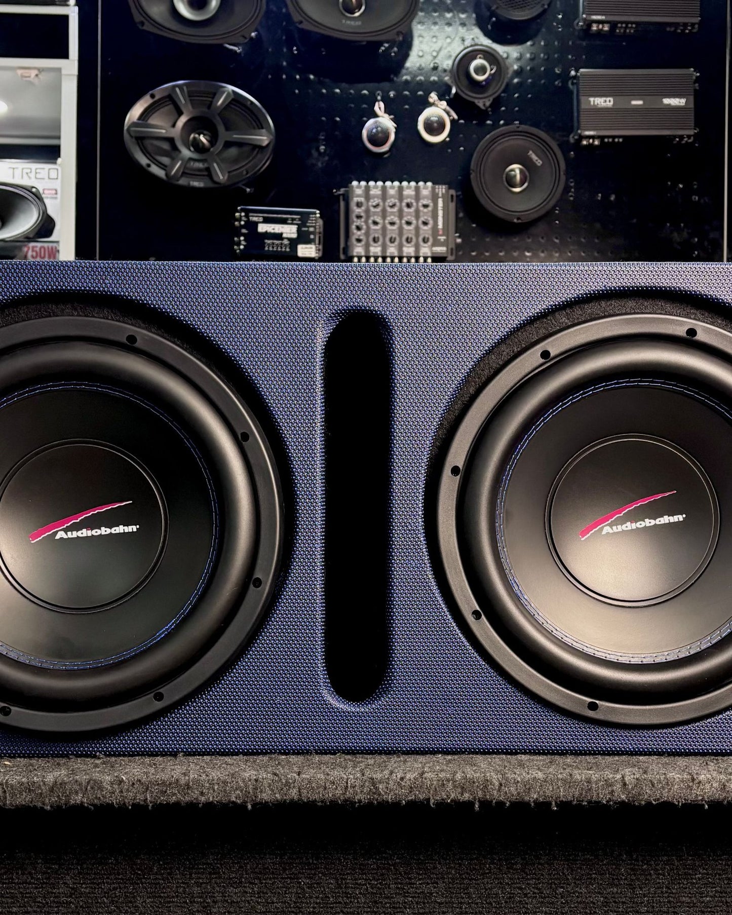 PAQUETE DE 2 SUBWOOFER CON AMPLIFICADOR/AUDIOBAHN/AUDIOLABS/300126/RZ