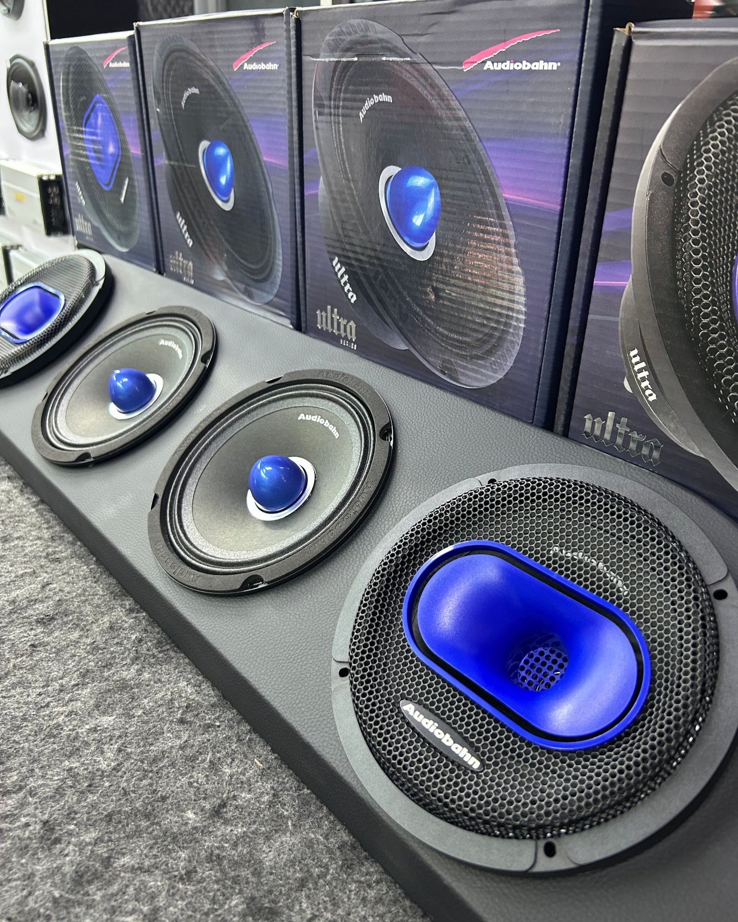 PAQUETE MIDRANGE AUDIOBAHN/040226/HAR