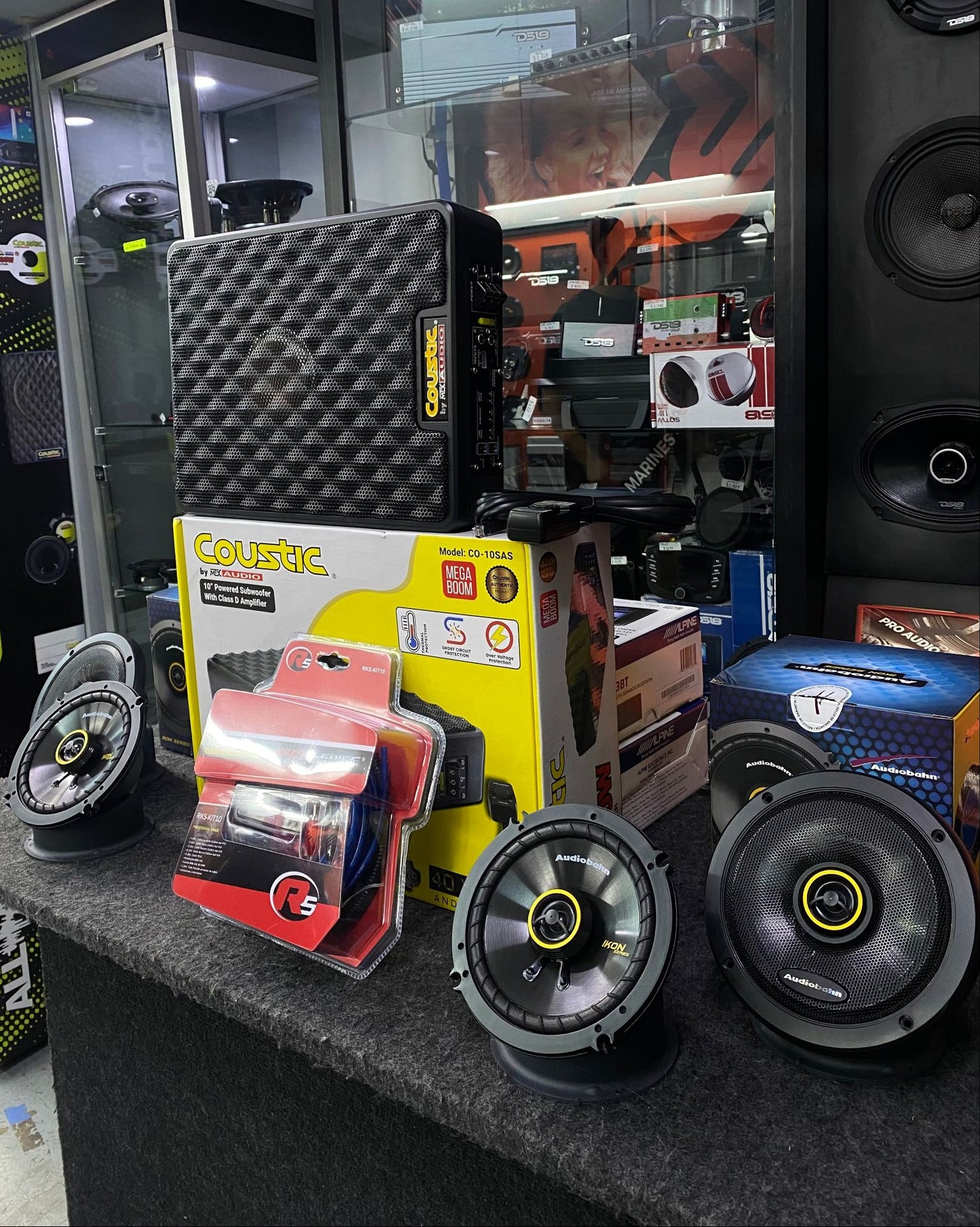 ¿TIENES POCO ESPACIO? Y QUIERES CAMBIAR EL AUDIO DE TU VEHICULO / COUSTIC / AUDIOBANH / 040226 / VDR